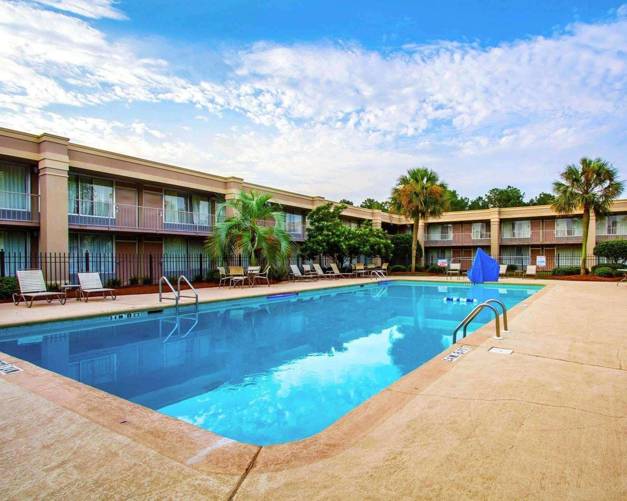 Clarion Inn & Suites Dothan South Dış mekan fotoğraf